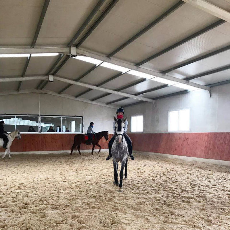 pista interior en invierno hipica atalaya